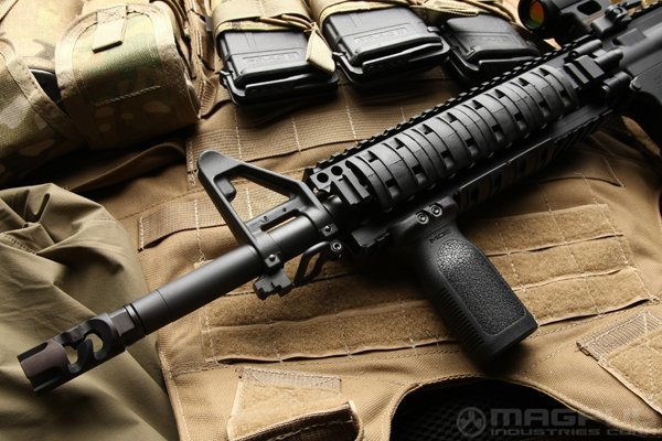 Magpul RVG Rail Vertical Grip – Black